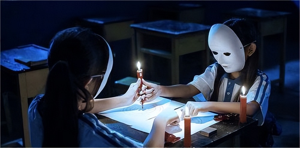 笔仙发生的奇怪事,女大学生成功召唤笔仙