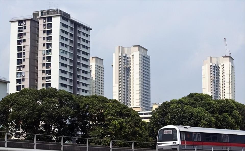 火车内的4个“秘密”：神秘的乘务员规定和震撼的鸣笛传统！