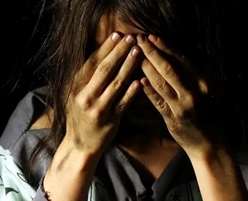 广东一男子罔顾人伦，竟将手伸向自己的母亲，是何结局？