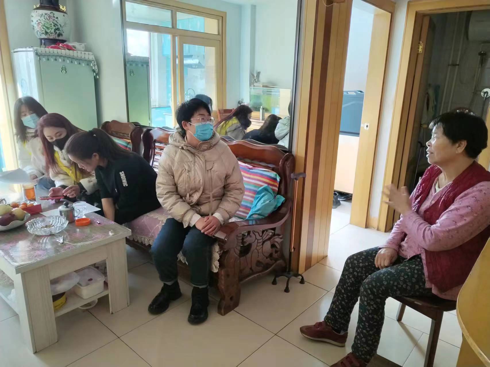 志愿服务不打烊真情帮扶暖人心,暖心小分队志愿服务暖民心