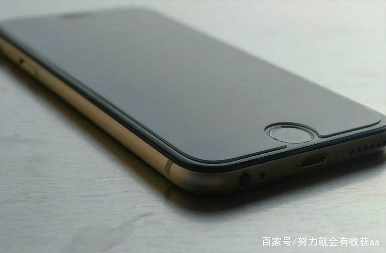 水凝膜和钢化膜哪个防破屏好,水凝膜和钢化膜到底哪个好