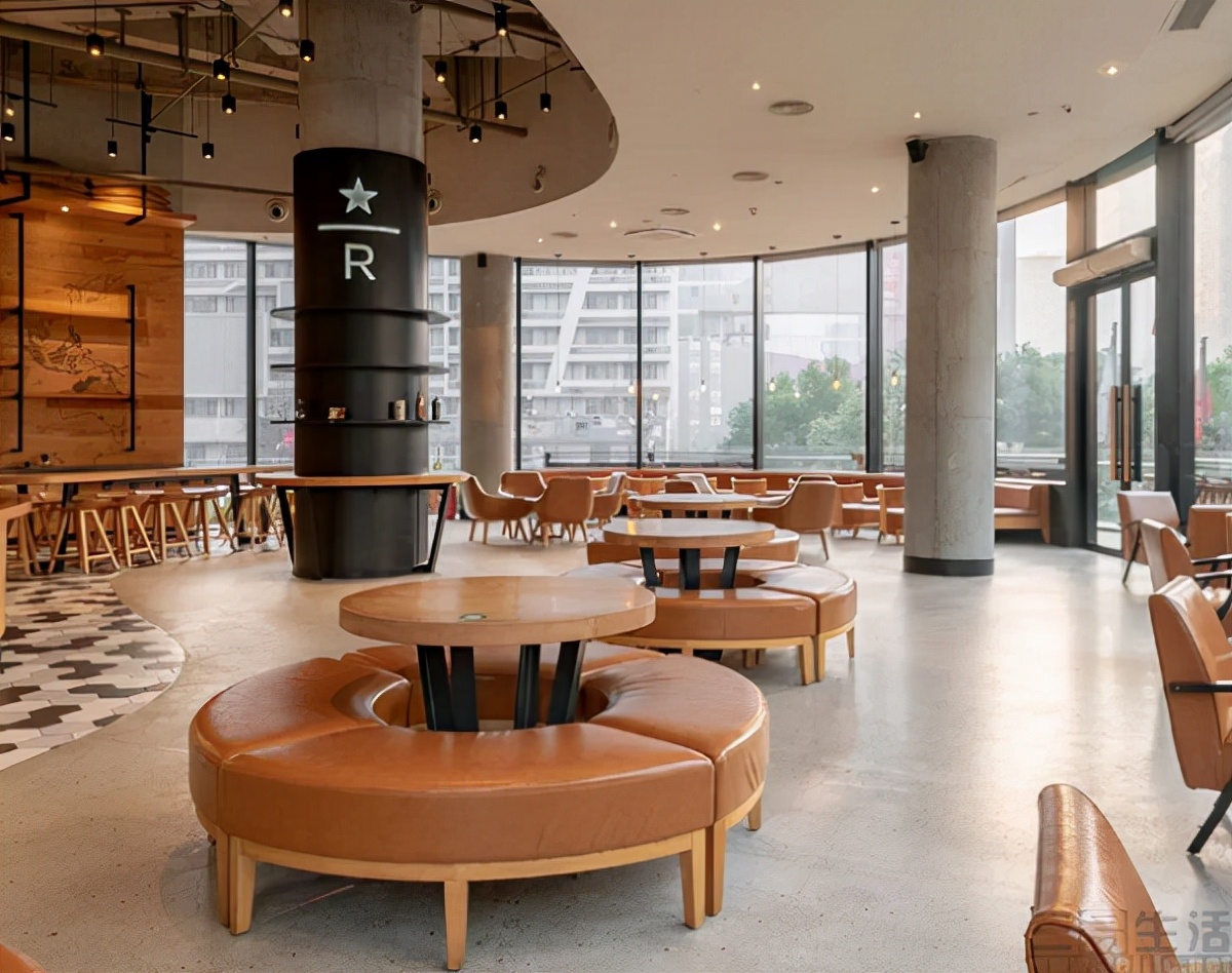 星巴克上线美团外卖，并推出“1971客厅”专属空间