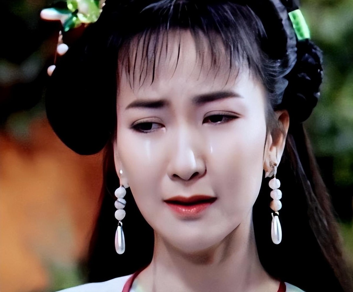 59岁关之琳罕见现身,55岁的关之琳难掩时光痕迹