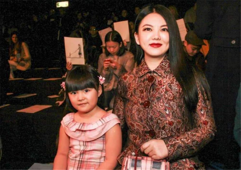 李湘一顿早餐5000块钱原版,李湘大s别墅对比