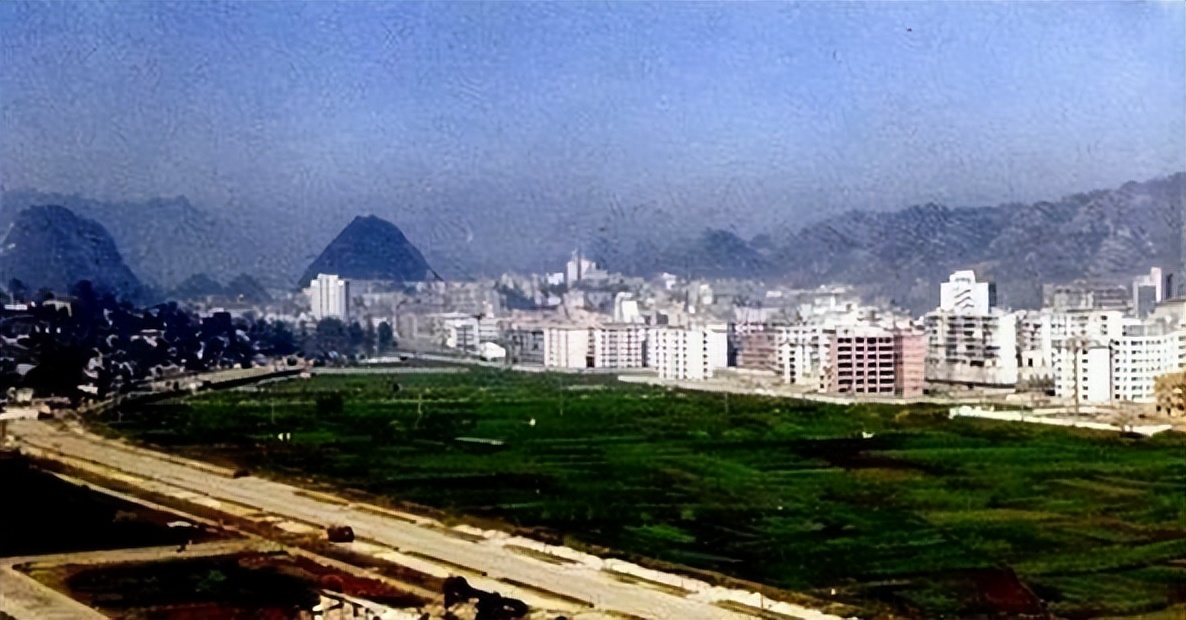 民警抓捕吸毒人员受伤,民警抓捕吸毒犯受伤