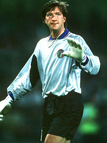 足球历史上十大巨星图片,2015足球巨星排行榜