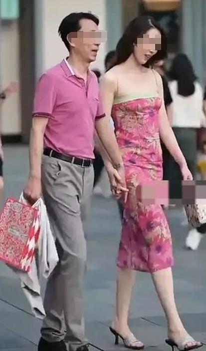 和书记开房已婚少妇*裤底**被扒：7家公司背景惊人，权色交易惯犯