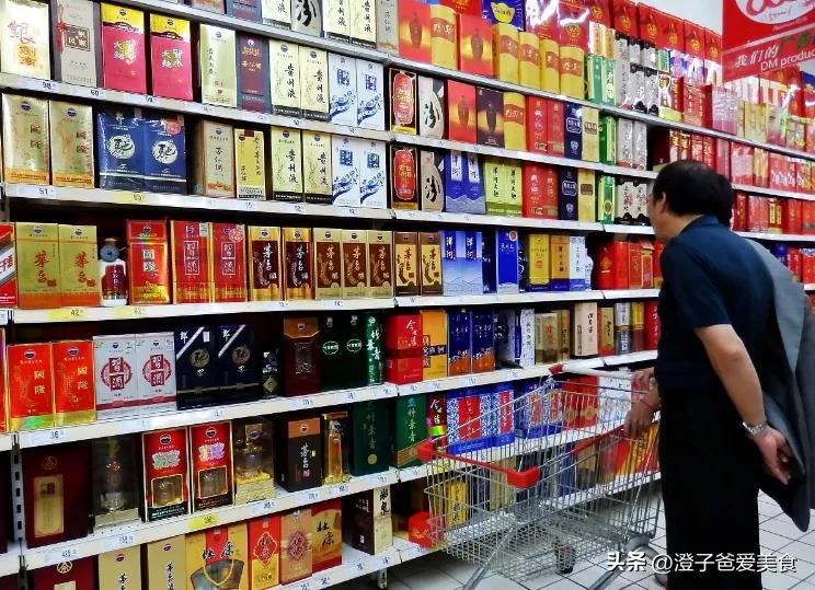 路边烟酒店靠什么赚钱,无人光顾的烟酒店是怎样赚钱的