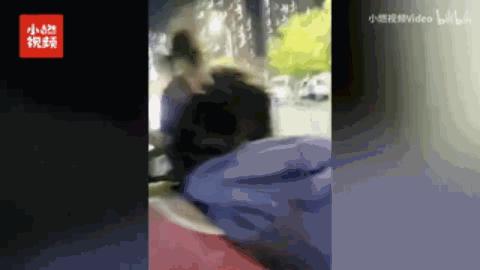 年轻人吃路边摊时遇到老板跑路,男子吃路边摊老板跑路后续