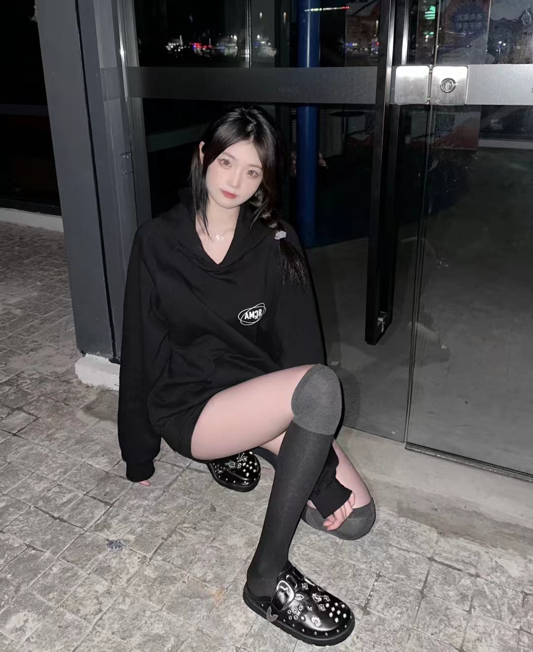 卫衣搭配什么外套裤子更好看呢,卫衣搭配什么衣服好看又实用