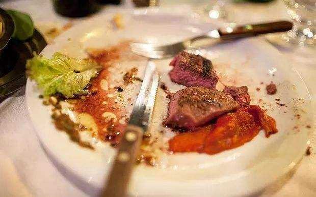 美国被监禁13年的少女,美国少女被继父囚禁19年