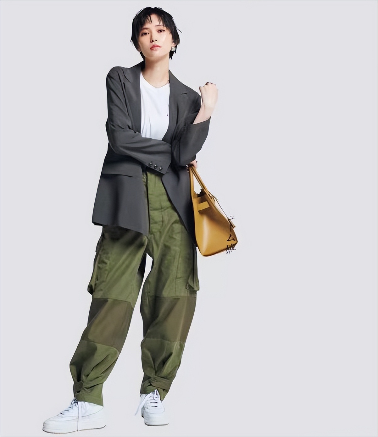 今年秋冬流行什么款运动鞋,今年最流行的运动鞋小白鞋