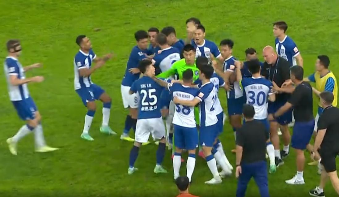 韦世豪vs天津津门虎,天津津门虎防守韦世豪