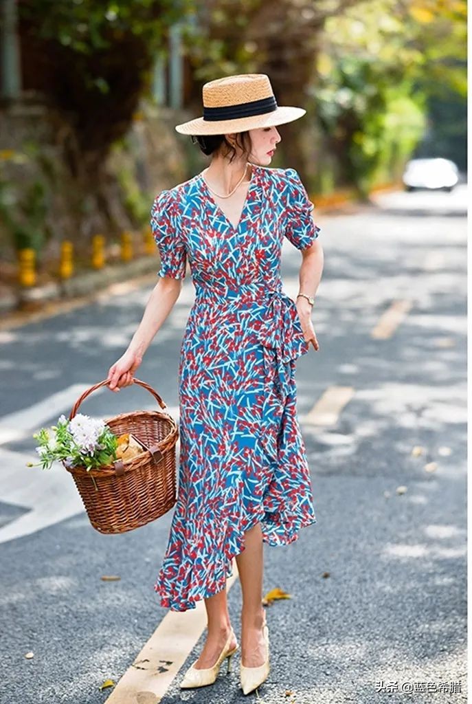 中年妇女冬季拍照摆姿势的技巧,拍照怎样摆好看的中年妇女pose