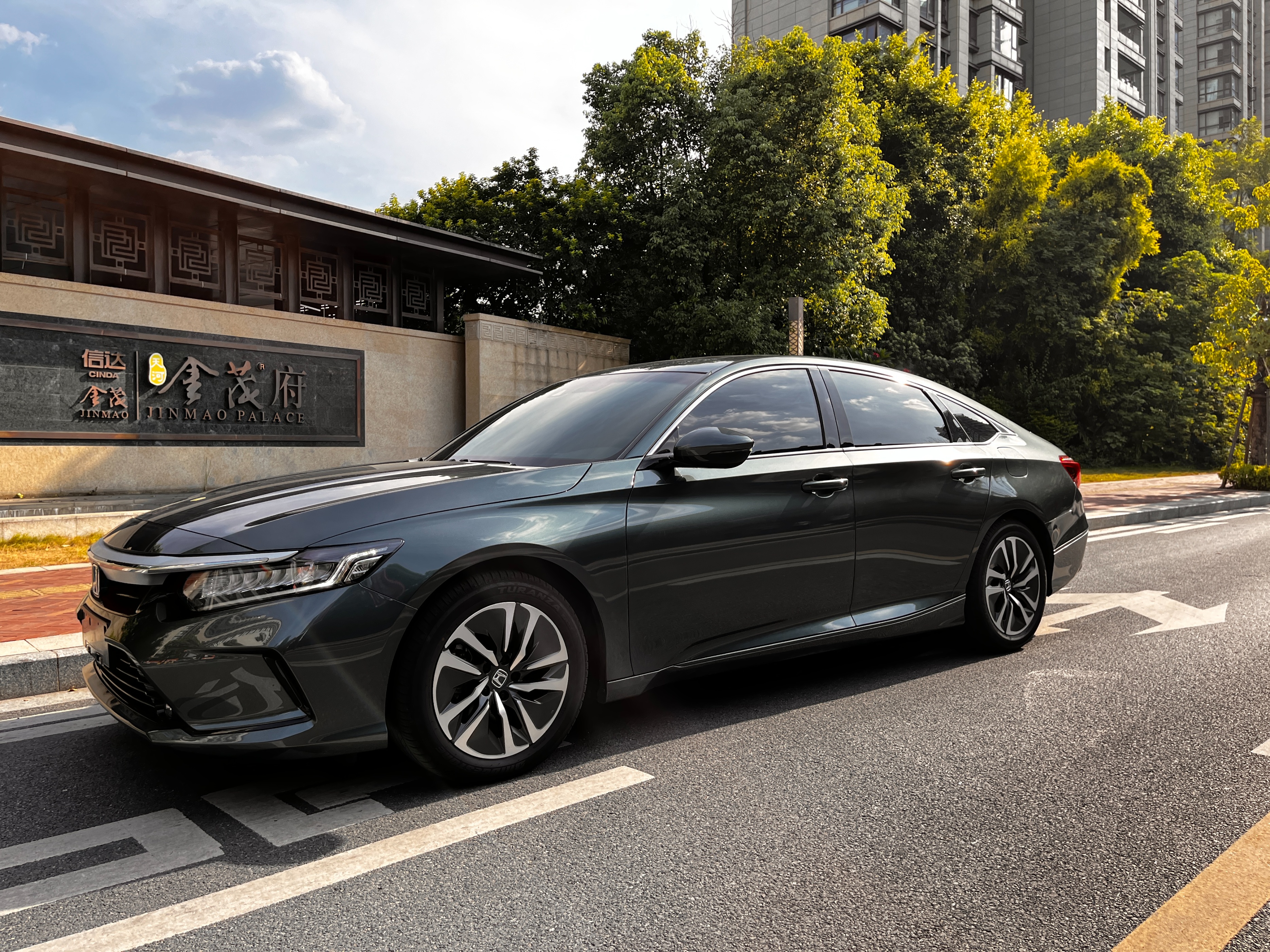 新车上牌前能贴膜和装脚踏板吗,新车上牌前可以贴改色膜吗