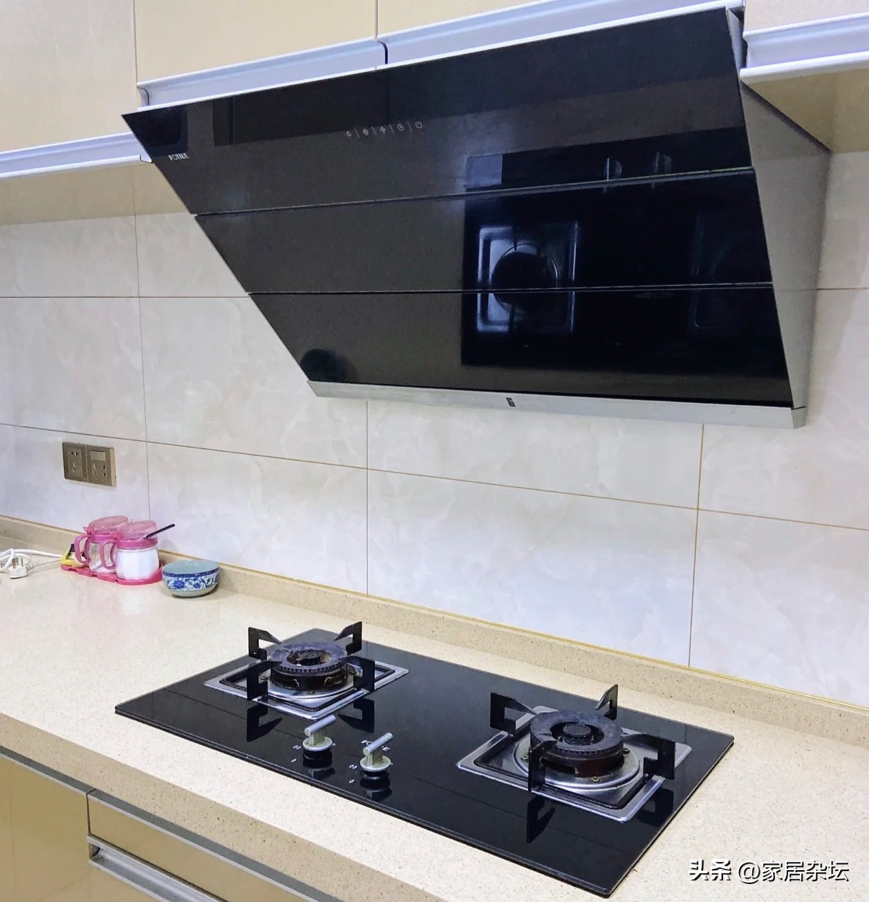 油烟机侧吸和顶吸哪个好怎么选,油烟机侧吸还是顶吸怎么选