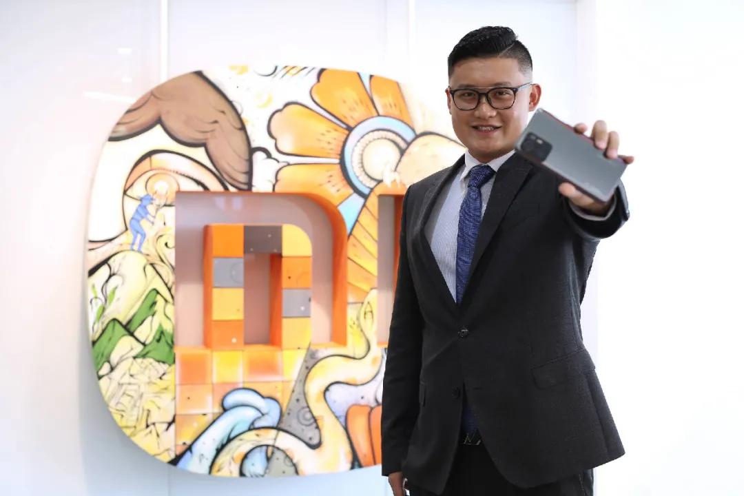 地球另一边的人们是倒着吗,地球另一侧的人不会掉下去吗