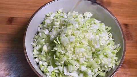 用圆白菜包肉馅做法大全,用圆白菜做菜包