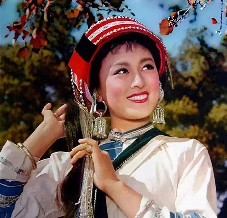 阿诗玛阿黑是谁演的 (阿诗玛与阿黑的爱情照片)