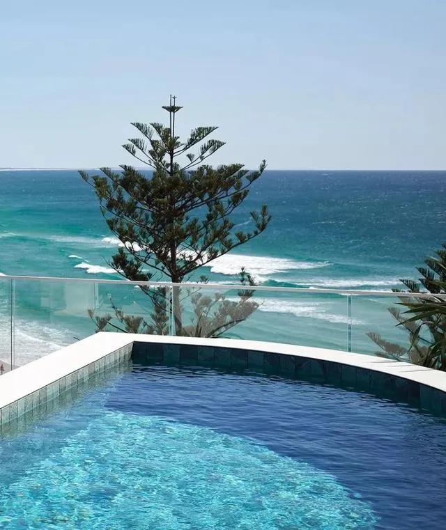 NorfolkBurleighHeads/澳大利亚黄金海岸掀起了巨浪