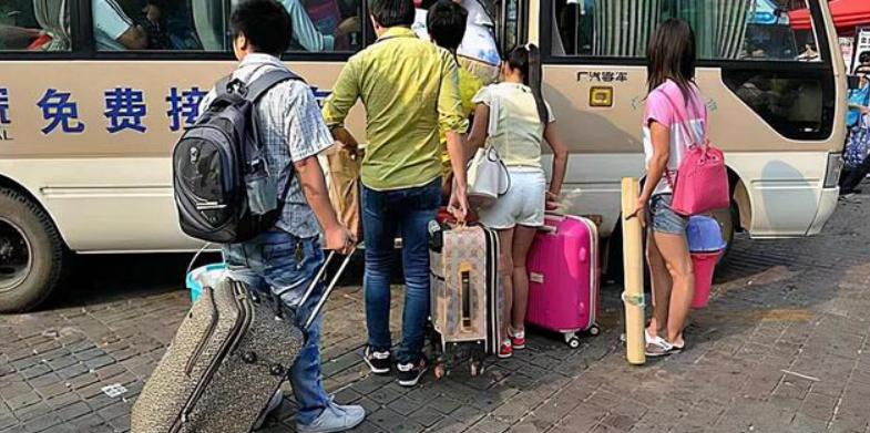 “三和大神”重启人生：那些住网吧、混日结的躺平者，已逆风翻盘