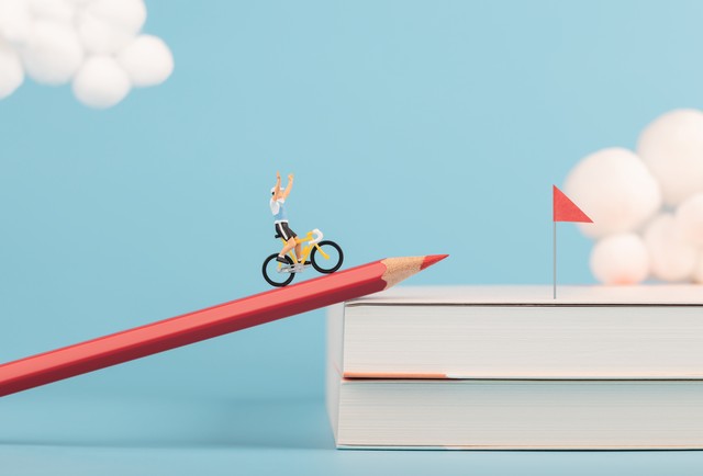 家长怎么讲对孩子的表扬和批评,家长对孩子批评否定孩子会怎样