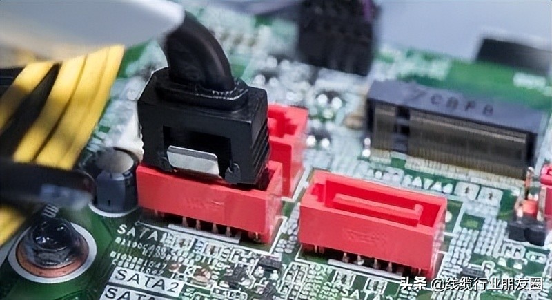 sas接口怎么接,sas接口和scsi接口