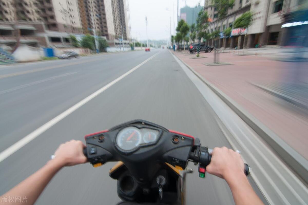 摩托车省钱还是电动车省钱,电动车和摩托车哪个省钱又实用