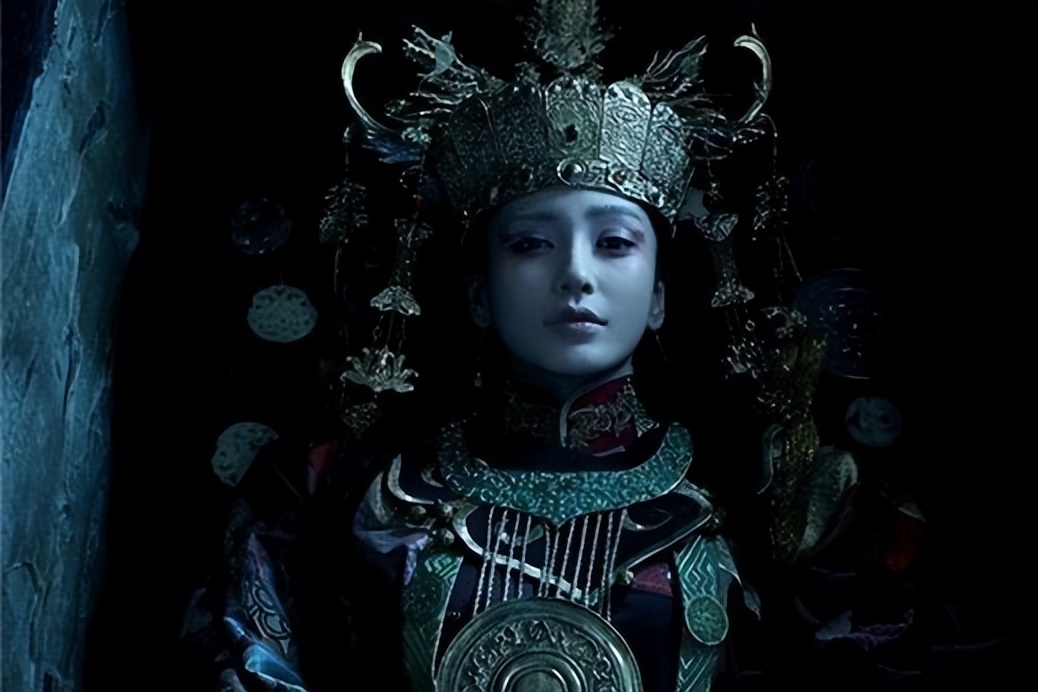 内蒙古挖出奇怪的古墓,内蒙古惊现辽代契丹女尸下集