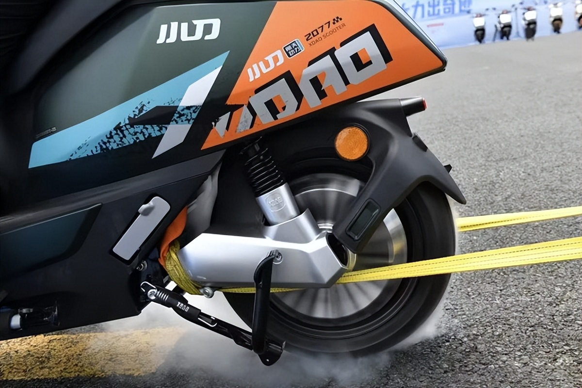 小刀电动车青蜂侠极速版,小刀电动车青蜂侠怎么样值得买吗