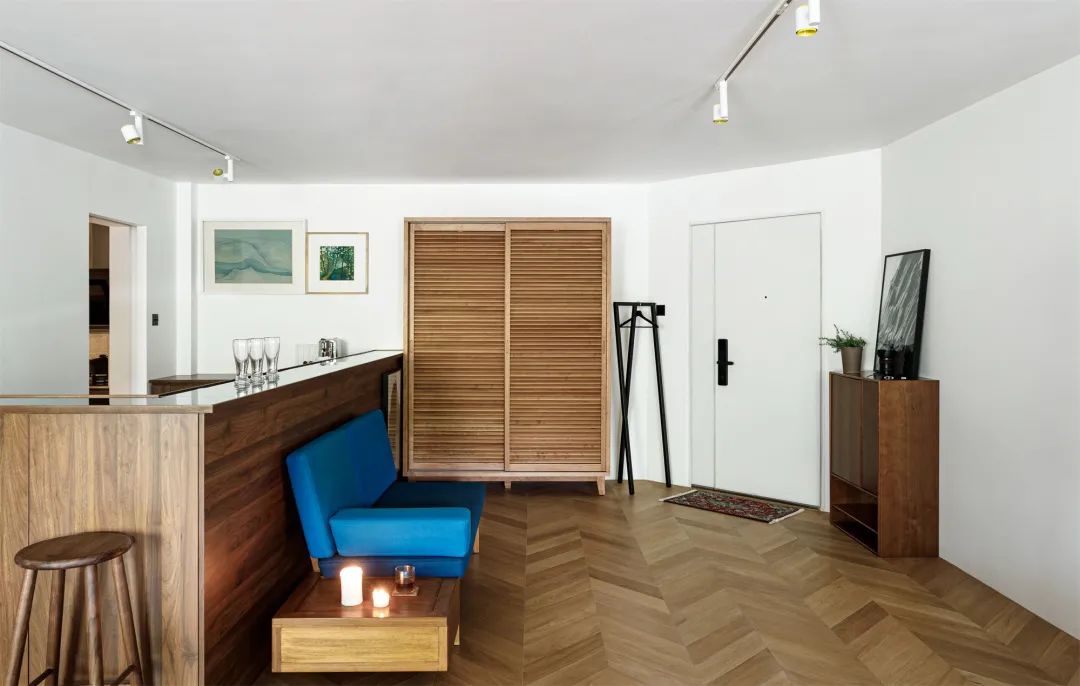 任性！北京女主坚持在客厅放张床，卧室里规划浴缸，入住反而舒心