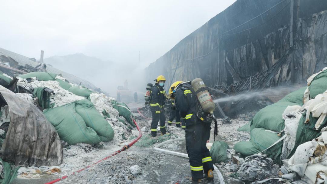 广东一厂房发生火灾,乳胶厂火灾最新消息