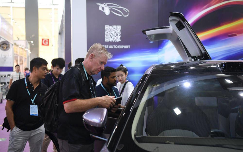 拥抱开放向高而攀——“中国第一展”广交会见证外贸“韧实力”