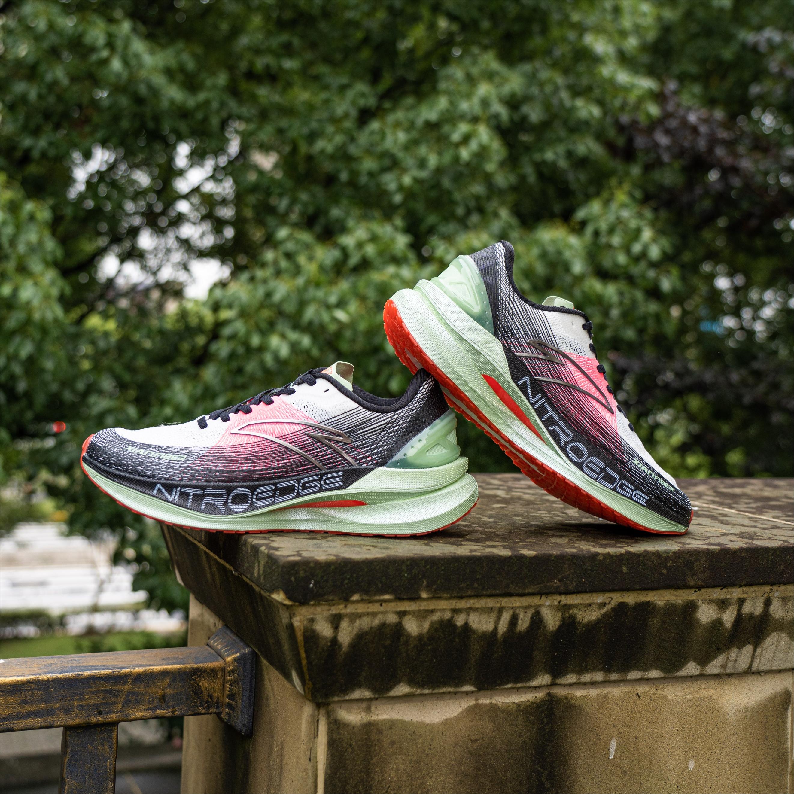 安踏冠军跑鞋2代pro适合体考吗,安踏冠军2pro专柜多少钱