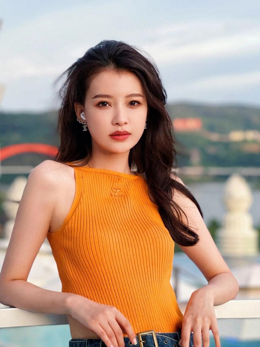 明星也逃不开的容貌焦虑：女星卸妆前后对比，自信的人才最美丽