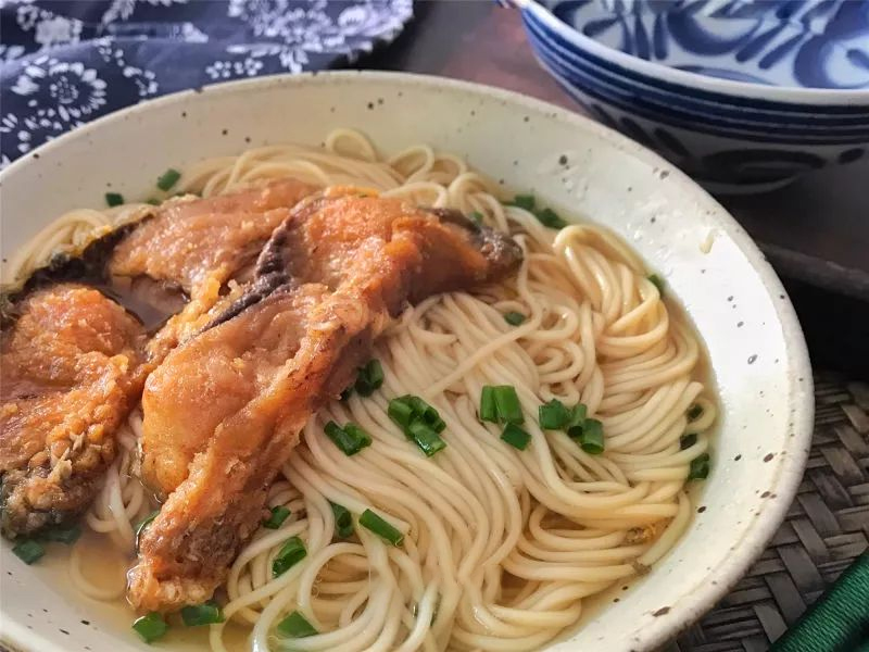 草鱼焖鱼家常做法,酥焖草鱼怎么做好吃