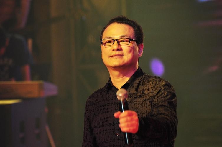 歌星张也吕继宏都是单身吗,歌唱家张也现实生活照片