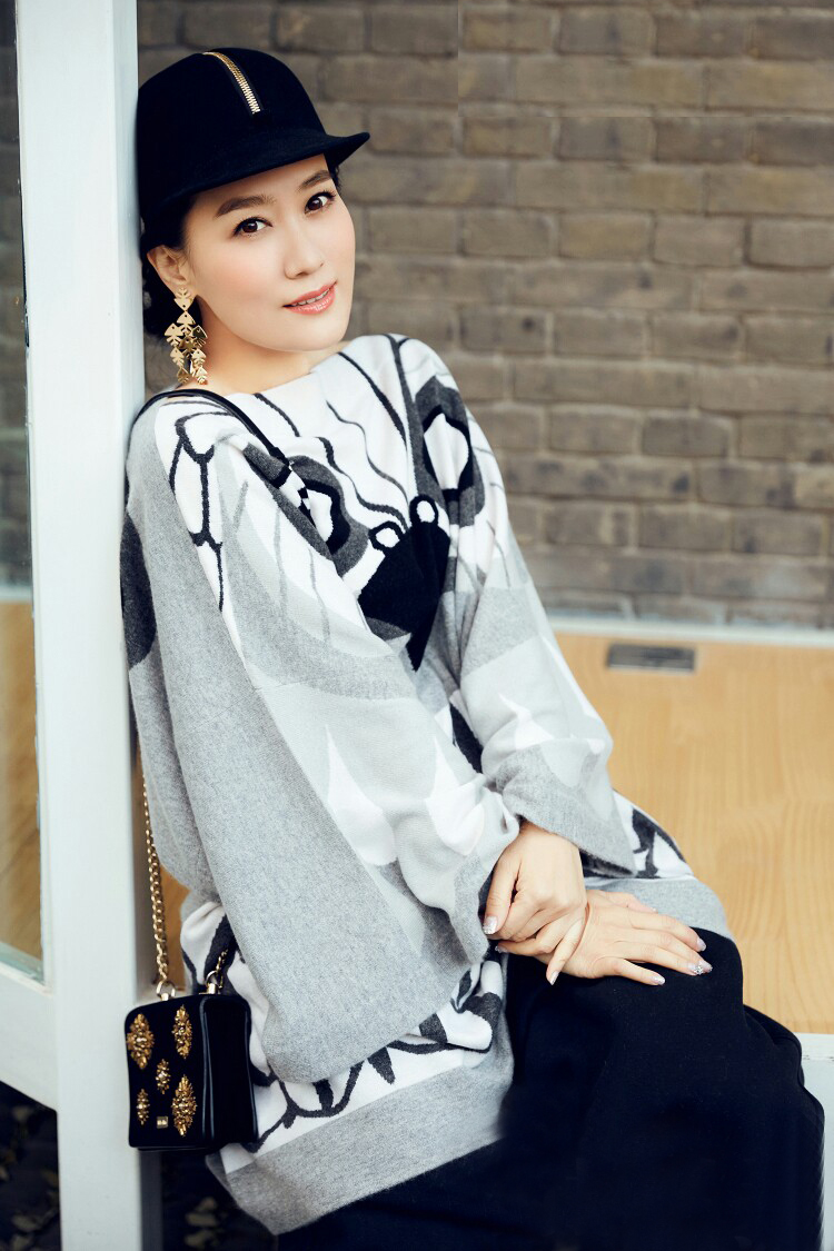 “大魔王”谭晶：当年高考她哭了3天，嫁给大9岁的院士幸福吗？