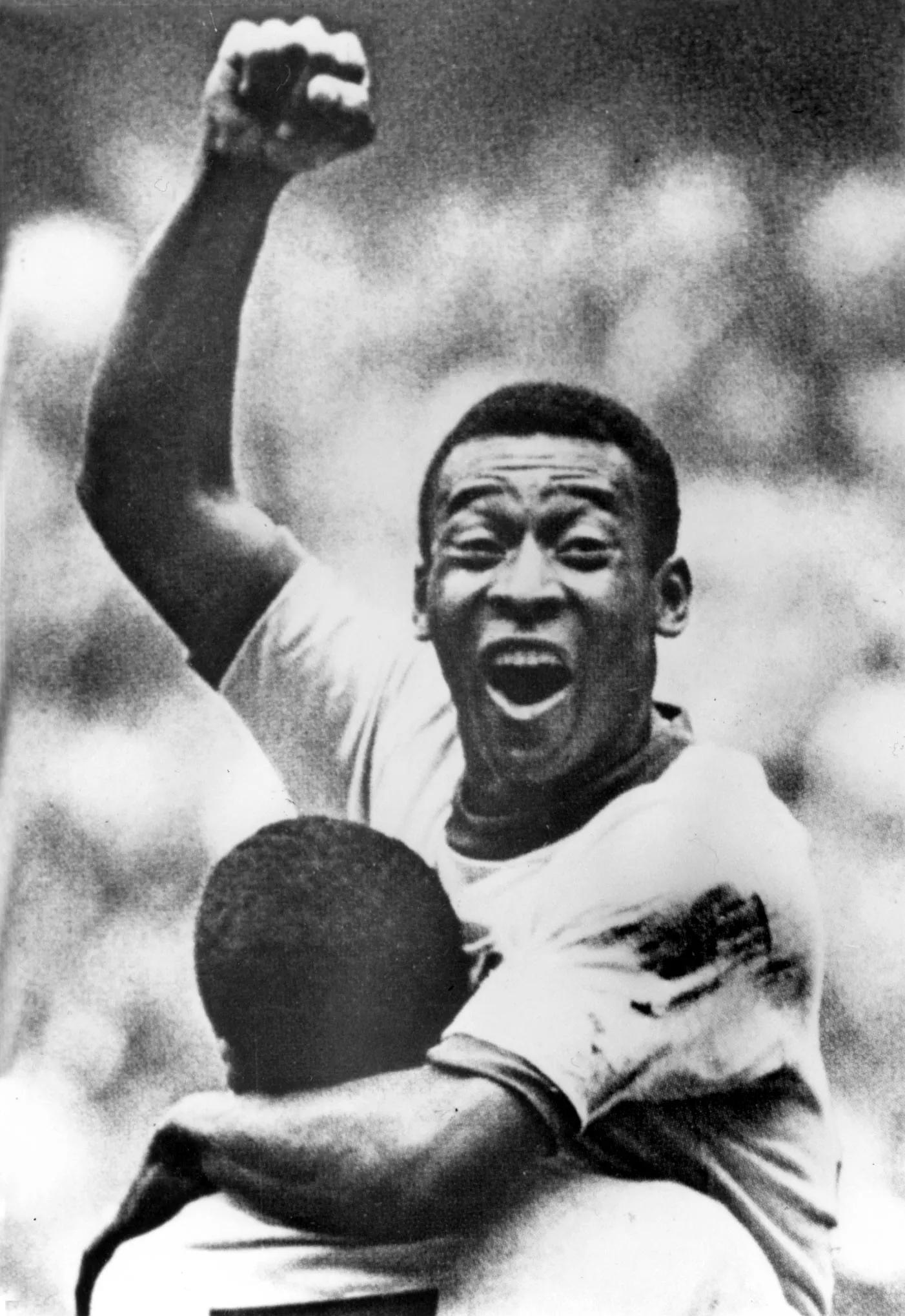 球王贝利的简介英语,贝利人物的生平