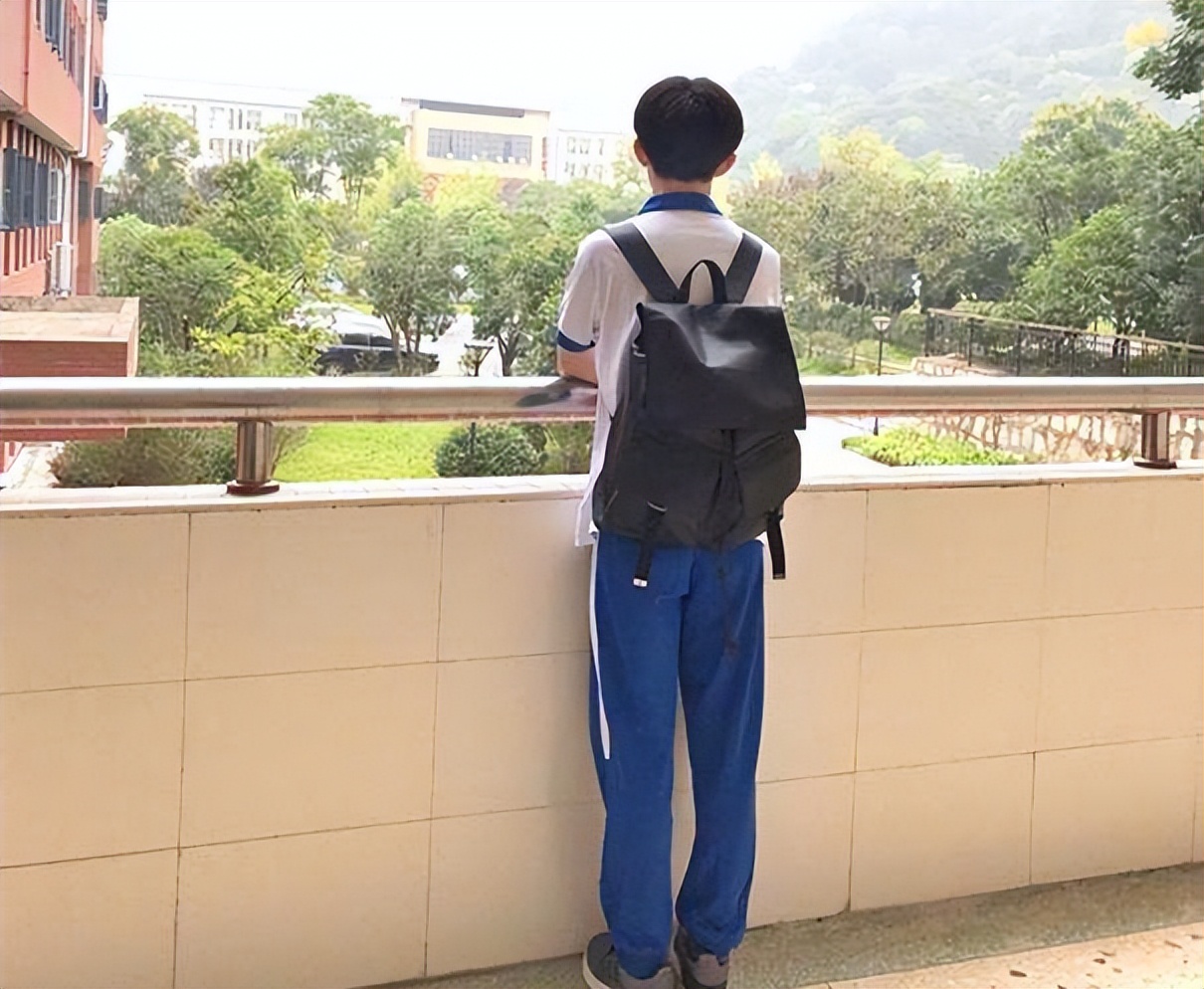 破产女老板收养孤儿,破产女老板送外卖一年还债200万