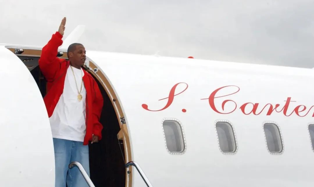 花5亿元买私人飞机,花五亿买车