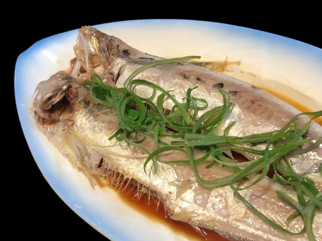 潮爸1月5日午餐记录,品尝东海刀鱼,跟长江刀鱼不一样的咸鲜味
