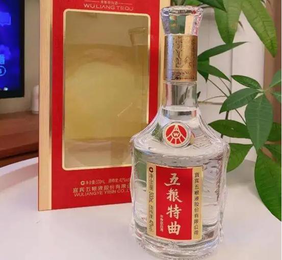200元内公认十款性价比高的纯粮酒,国庆送礼酒哪个牌子好点