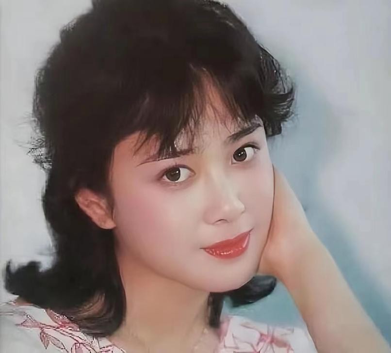 傅艺伟的情感史,傅艺伟几次婚姻