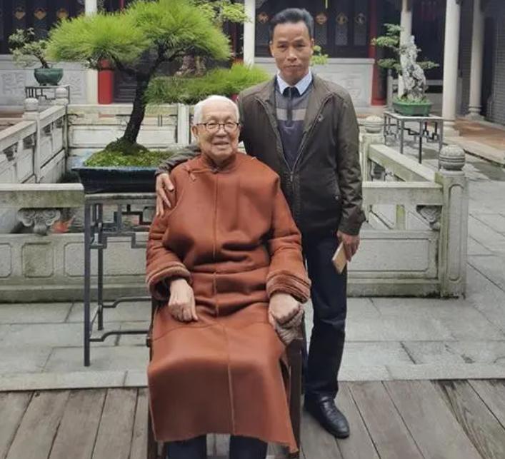 风水名家蔡伯励,著名风水师蔡伯励有钱无福