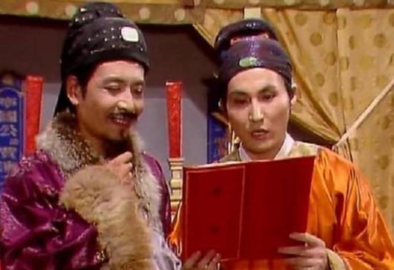 秦可卿每天都要换衣服吗,秦可卿生病是哪一回