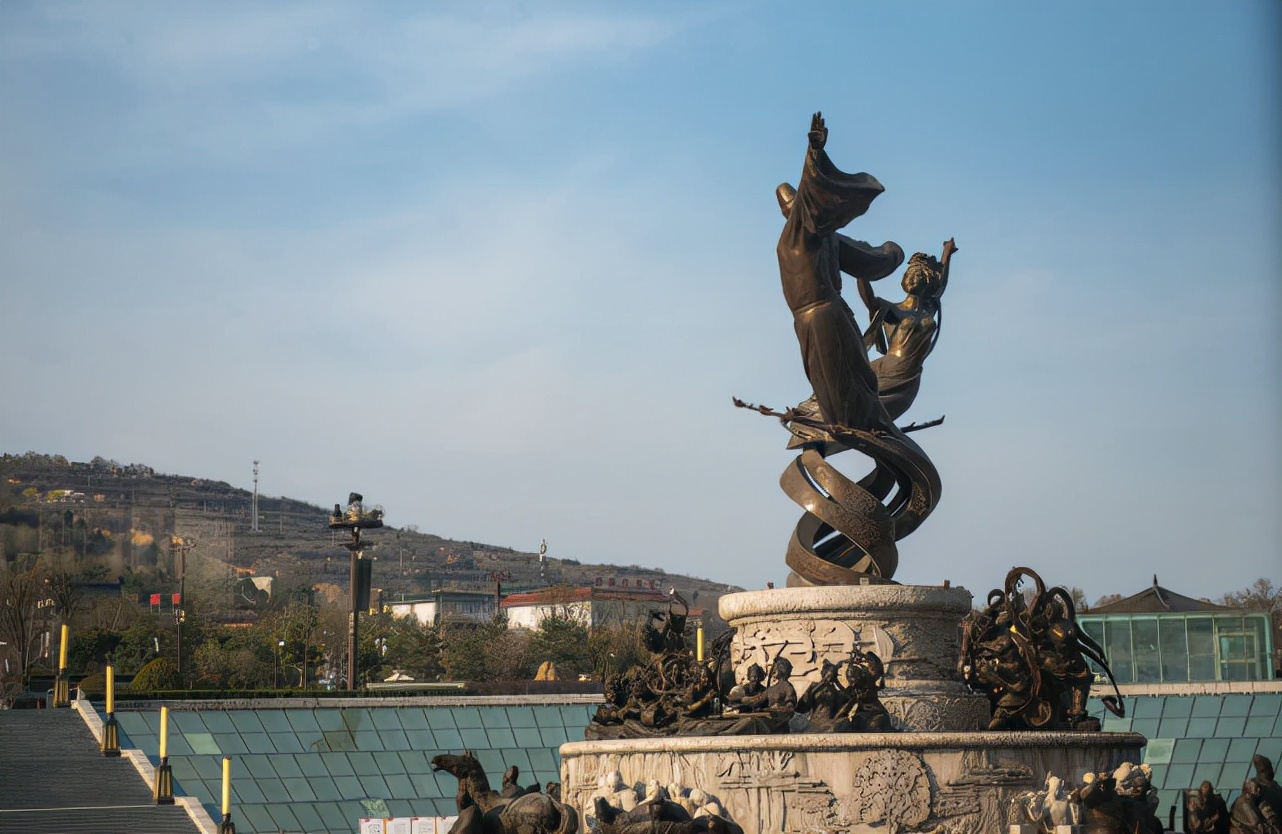 西安秦始皇陵墓风水怎么样,风水宝地秦始皇