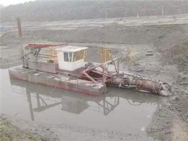 我国在南海部署了几艘航母,南海天鲸号航空母舰