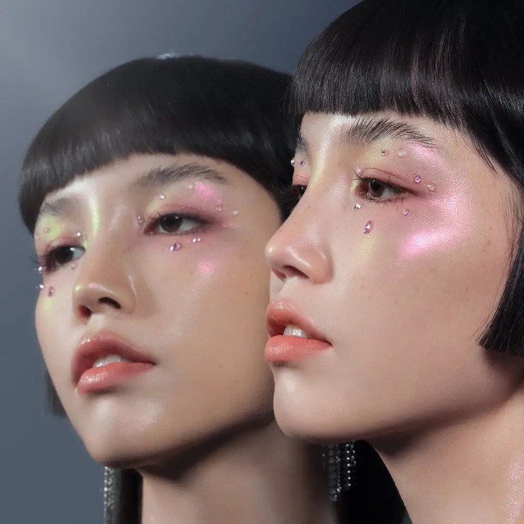 变色龙眼影大牌,银色变色龙眼影