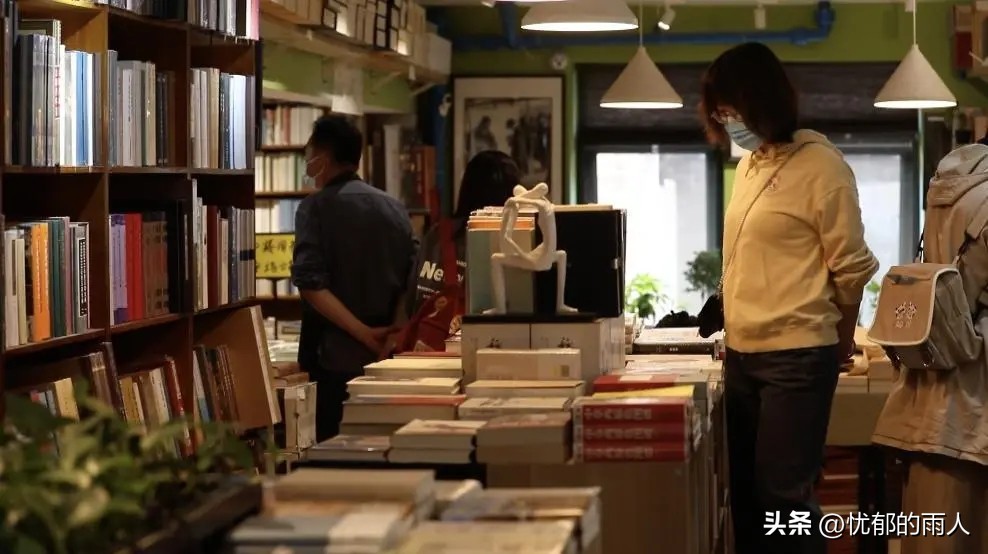 70后全款买了一套130平的房子,90后夫妻卖掉三套房400躺赚利息